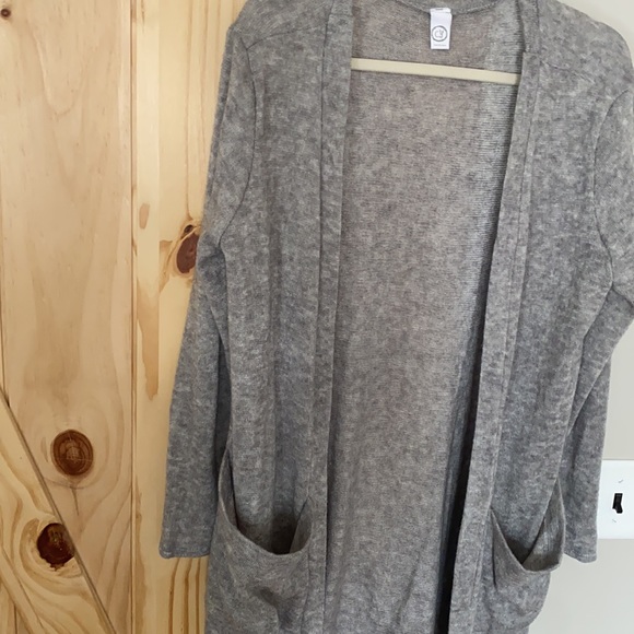CY Fashion Small Gray Long Sweater with Pockets - Picture 2 of 3
